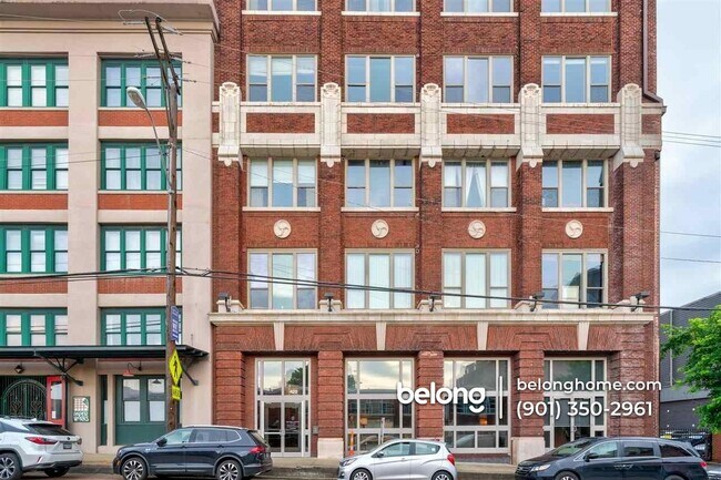Building Photo - 420 S Front St