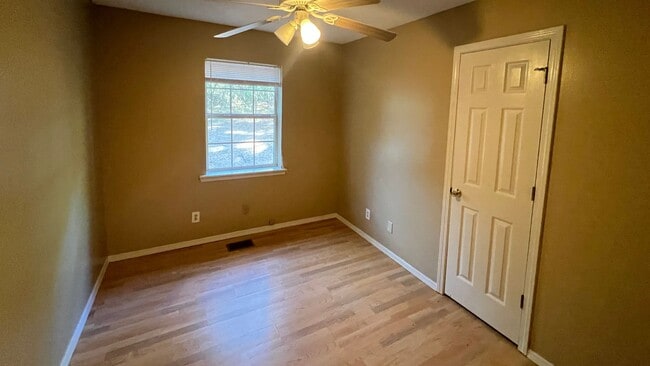 Building Photo - 110 Hill Blvd