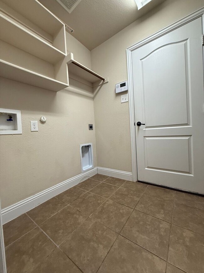 Building Photo - 815 Blue Quail Dr
