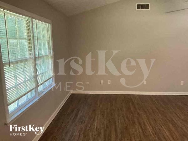 Building Photo - 135 Lazy Hollow Ln