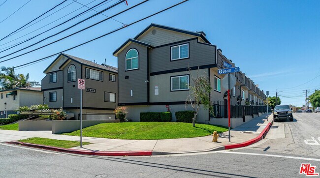 Building Photo - 119 E Beach Ave