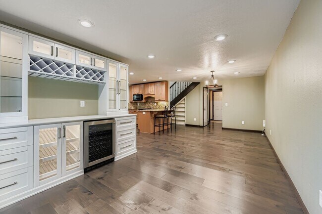 Building Photo - 3BR/3BA Beaverton Home — Central A/C, Vaulted Ceilings, Fenced Yard & 2-Car Garage | No HOA