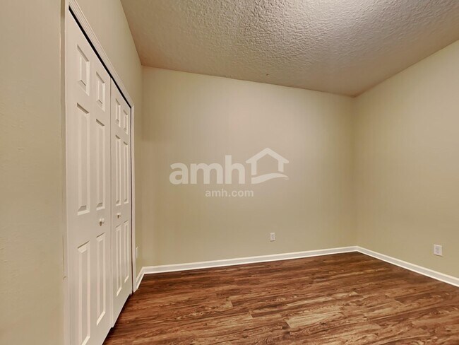 Building Photo - 743 Sunny Stroll Dr