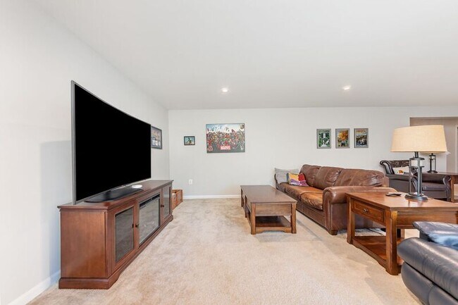 Building Photo - 7809 Bexley Ln