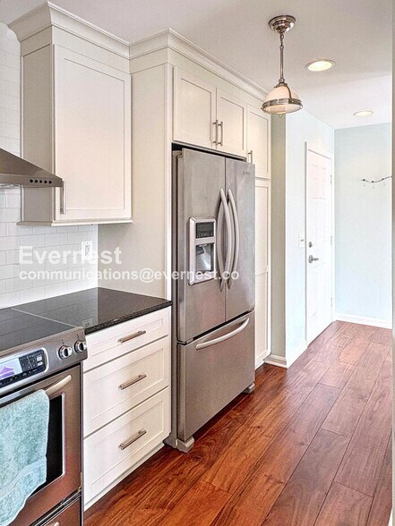 Building Photo - 2702 Lighthouse Point E