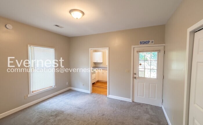 Building Photo - 318 Tremont St