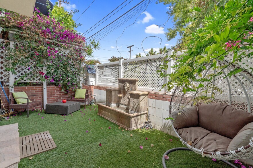 Building Photo - 639 Bay St