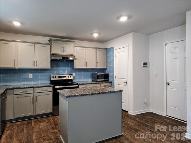 Building Photo - 2109 Allium Dr