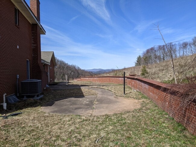 Building Photo - 5990 Idlewild Rd