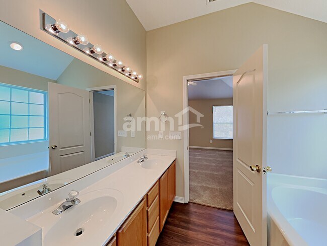 Building Photo - 2800 Rader Ridge Ct