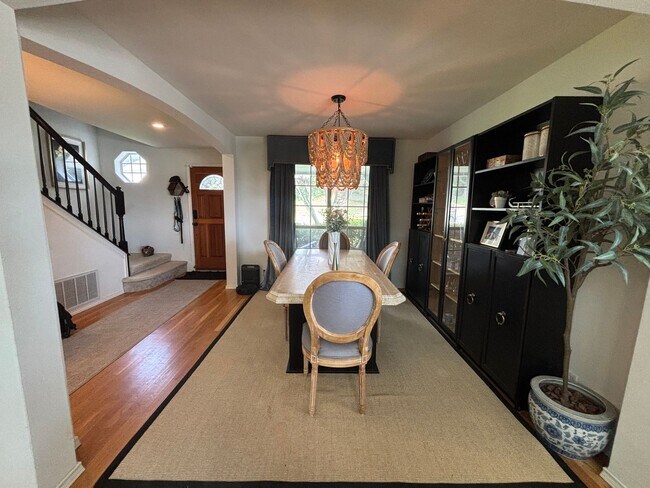 Building Photo - Luxury Home with incredible views in Minsh...