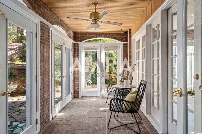 Building Photo - 1577 E Tomahawk Dr