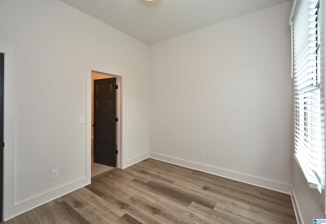 Building Photo - 1107 Windsor Sq