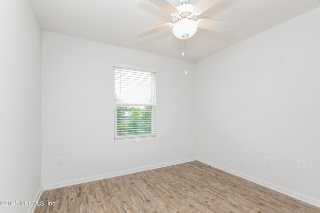 Building Photo - 530 Eiseman Wy
