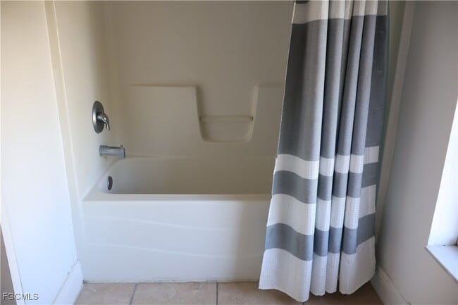 Building Photo - 3805 22nd St SW