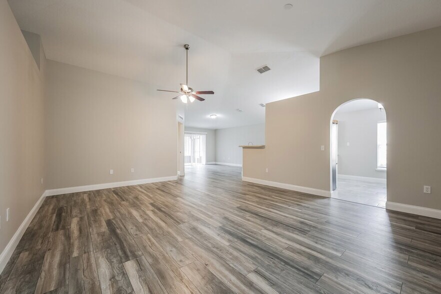 Building Photo - 2147 Sandridge Cir