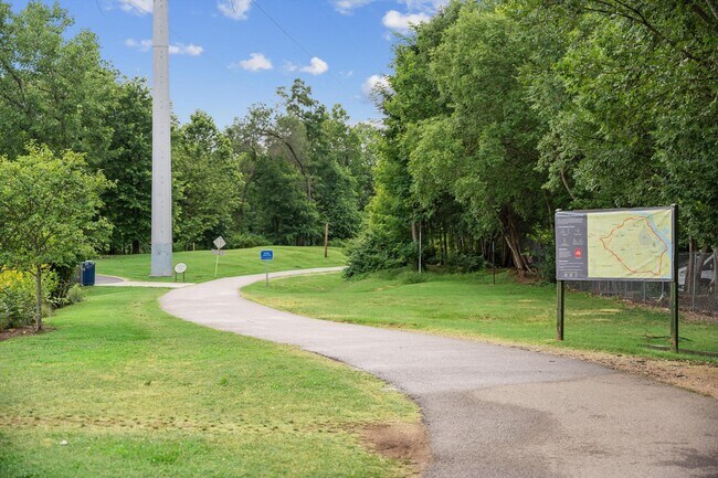 Building Photo - 5300 Columbia Pike