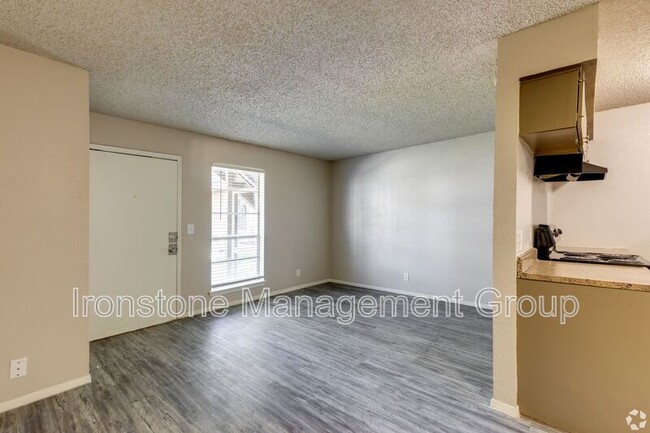 Building Photo - 4637 S Darlington Ave