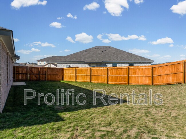 Building Photo - 110 Logan Ct