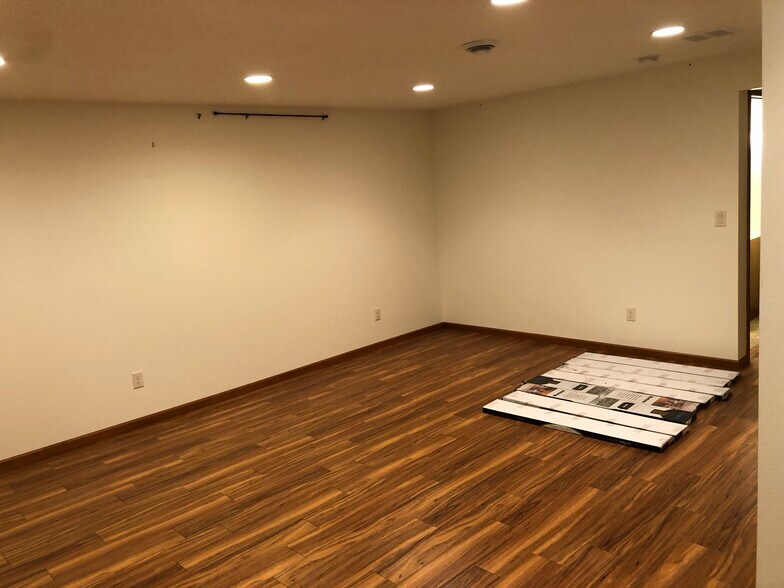 Building Photo - 1107 Hansen St