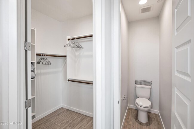 Building Photo - 4100 S Pinelake Way
