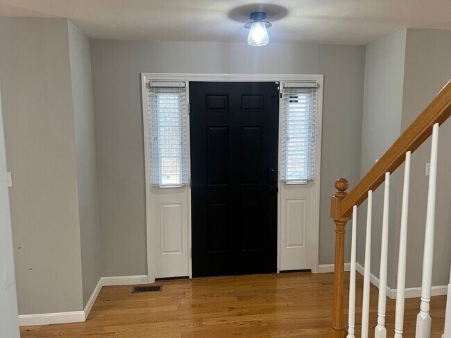 Building Photo - 131 Merrill Ave