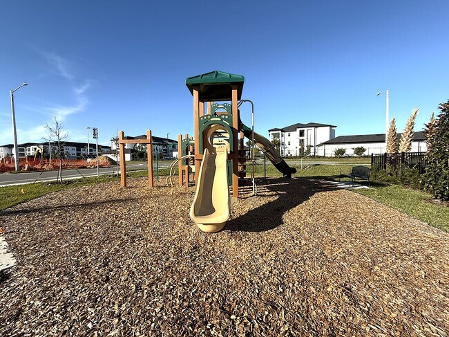 Building Photo - 1967 Tamarack Pass