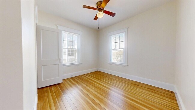 Building Photo - 11 Clyde Rd