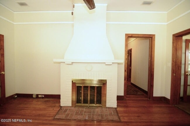 Building Photo - 1900 Farragut Pl
