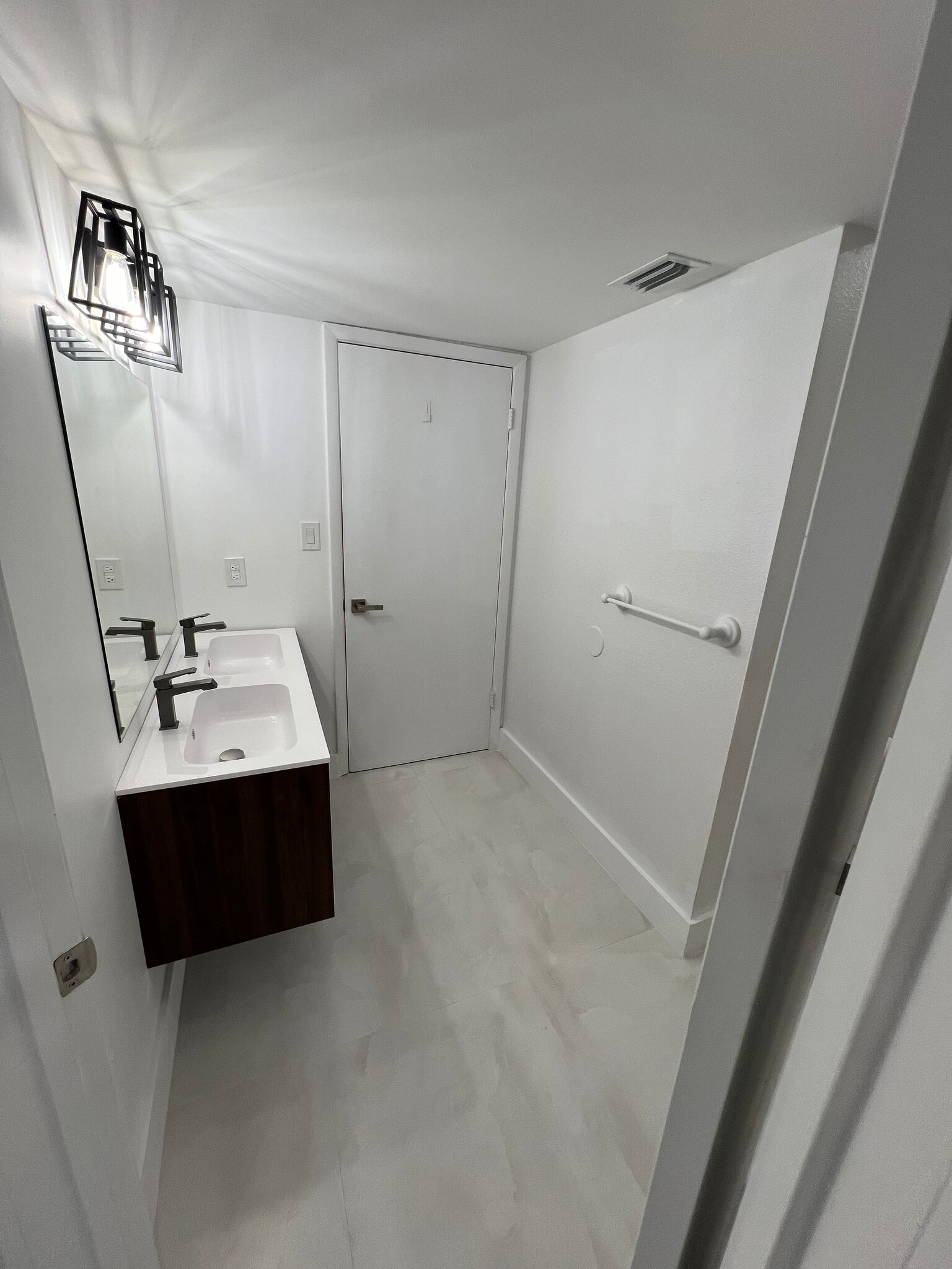 Building Photo - 10500 SW 155th Ct