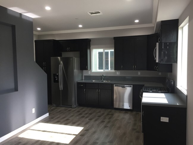 Building Photo - 20520 S Western Ave