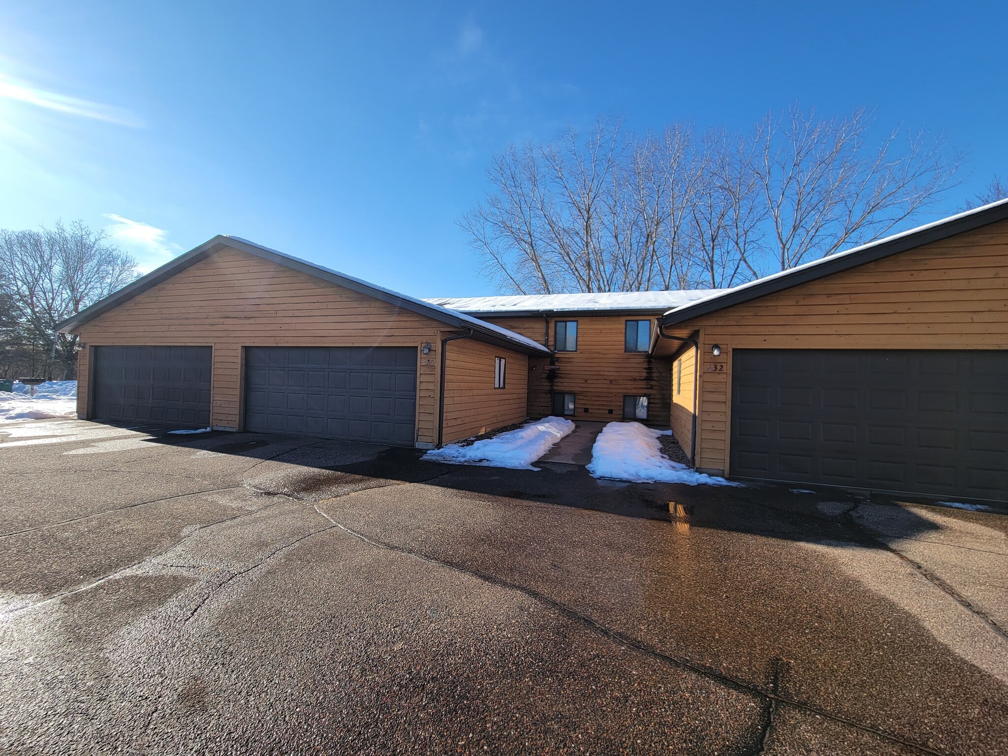 Building Photo - 634 Saxonwood Rd