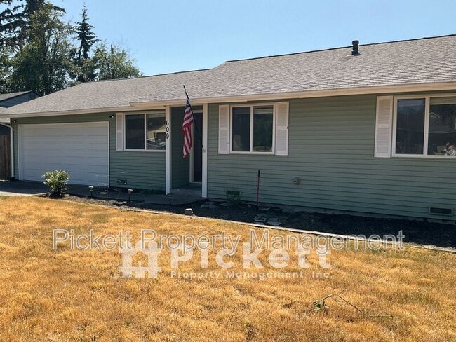 Primary Photo - 609 NE Roswell Dr