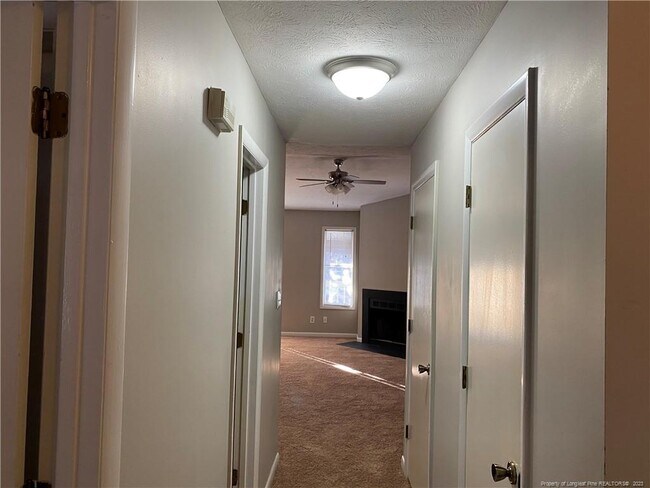 Building Photo - 669 Bartons Landing Pl