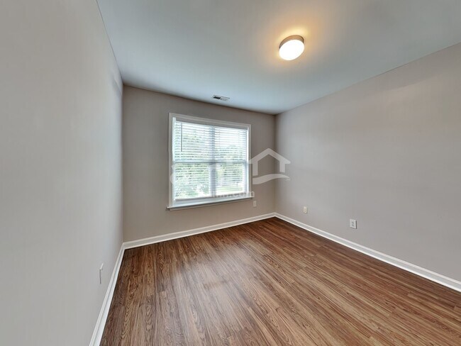 Building Photo - 209 Haywood Ln
