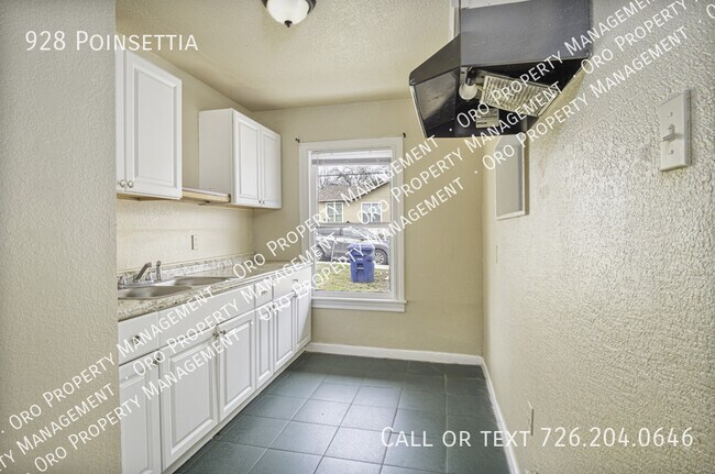 Building Photo - 928 Poinsettia-