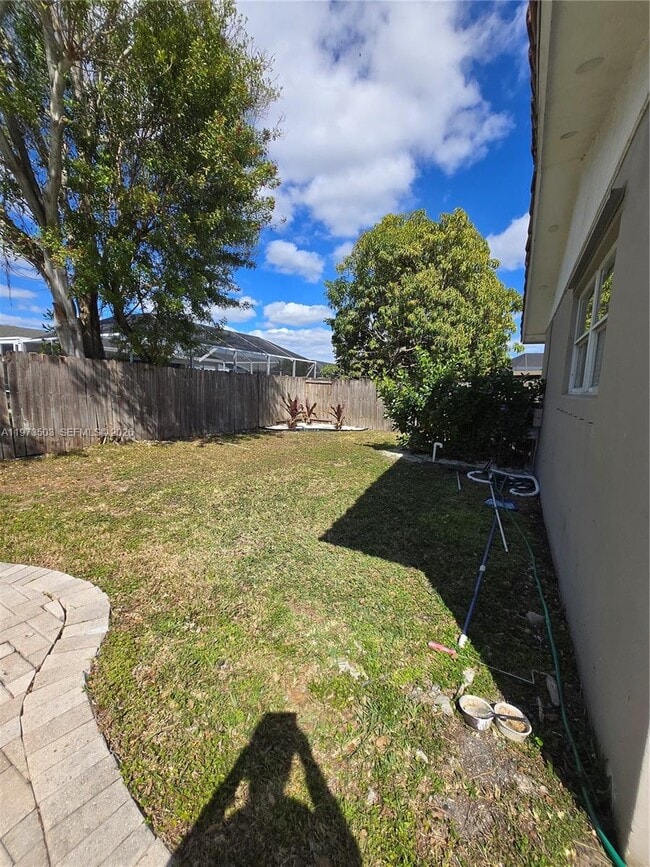 Building Photo - 10805 SW 165th Terrace