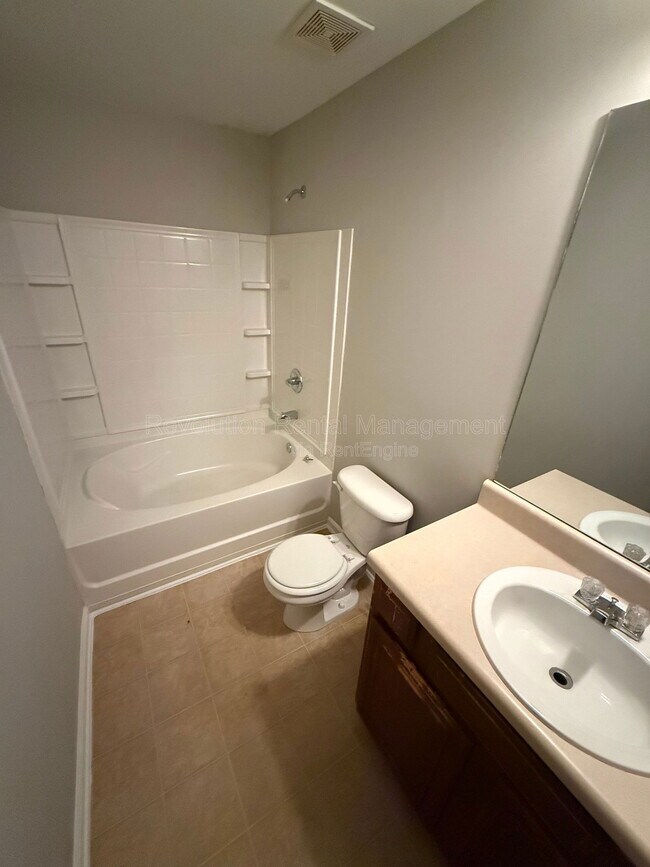 Building Photo - 2396 Camden Oak Way