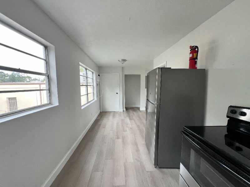 Building Photo - 1225 E New Haven Ave