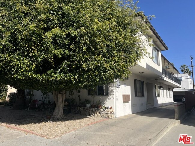 Building Photo - 1024 N Stanley Ave