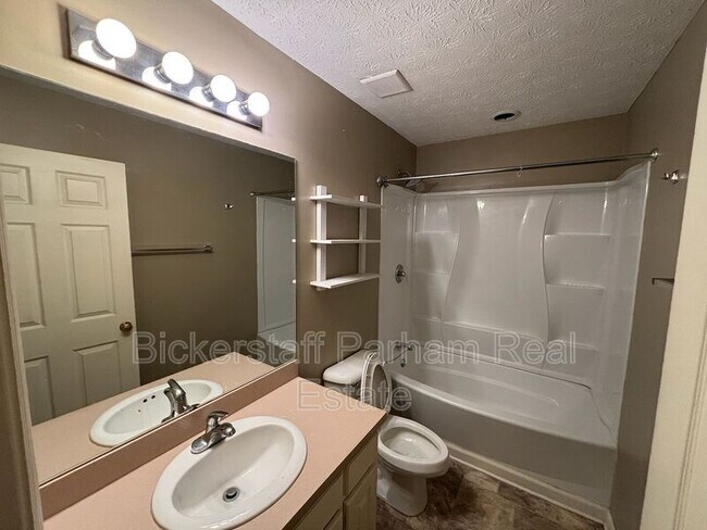 Building Photo - 1338 Virginia St