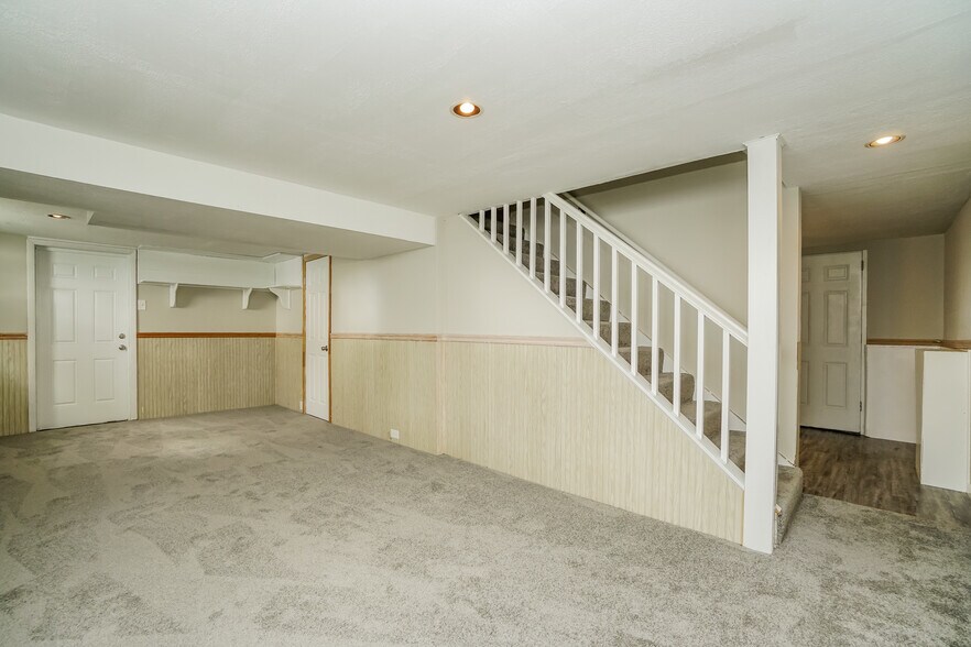 Building Photo - 764 5 Pines Rd