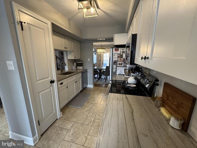 Building Photo - 424 Trumbull Ct