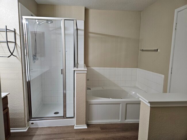 Building Photo - 8013 Sartain Dr