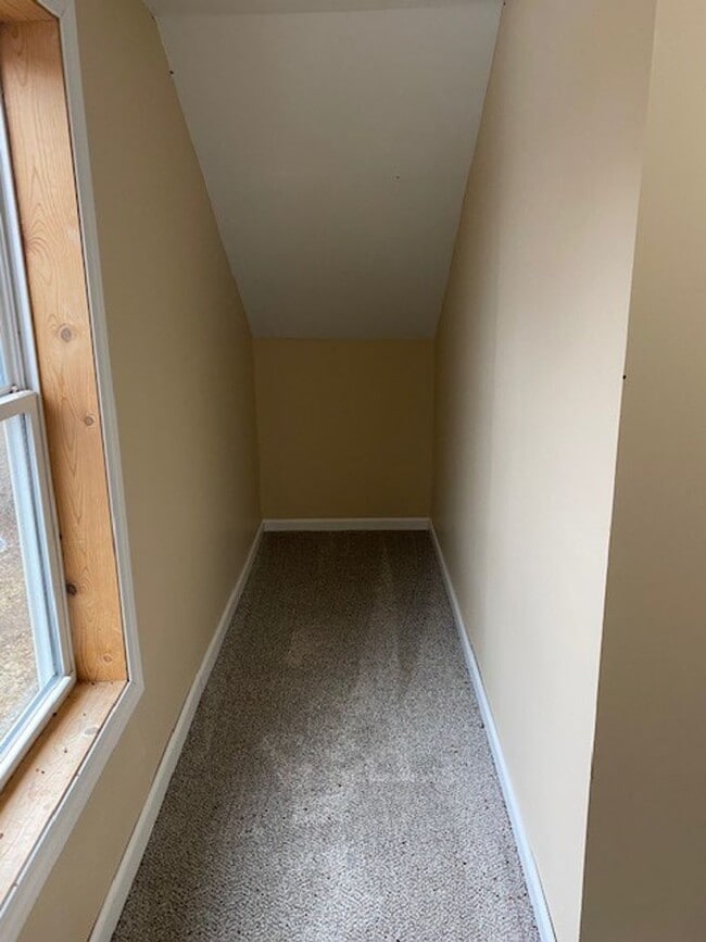 Building Photo - 3 Bedrooms, 2.5 Bathrooms Single Family Home in Staples, MN w/2+ car garage