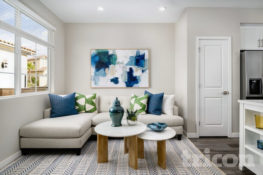 Building Photo - 10487 Viva Ct