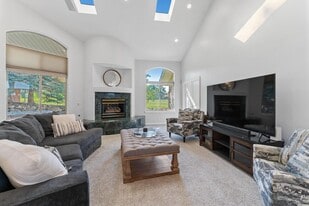 Building Photo - 2586 E 6710 S