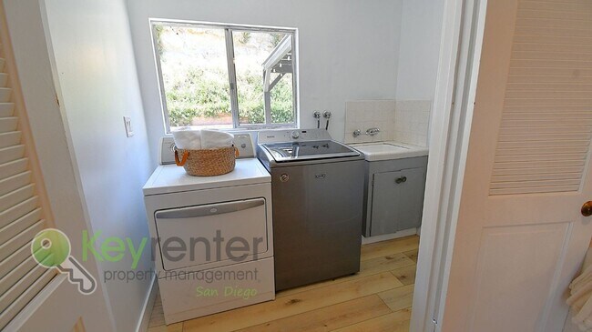 Building Photo - Luxury Mission Hills Living | Designer Remodel + Prime Central Location | Minutes to Freeways