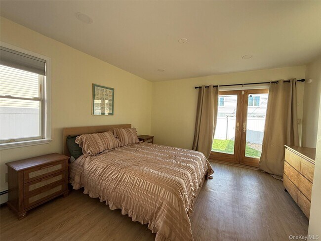 Building Photo - 227 W Pine St