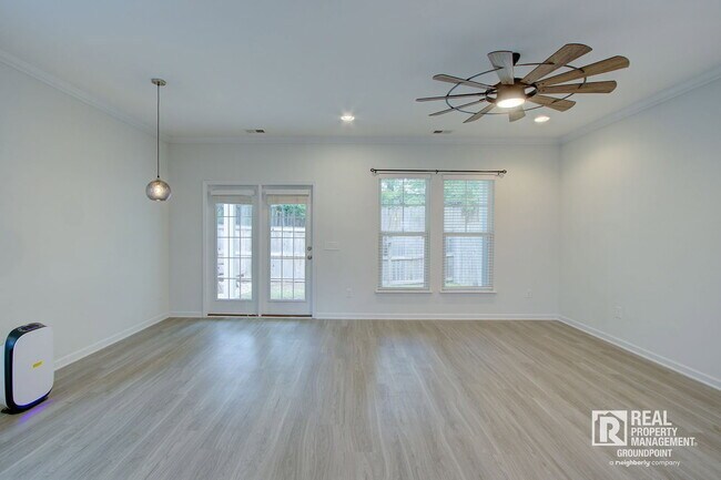 Building Photo - 221 S Lamplighter Ln